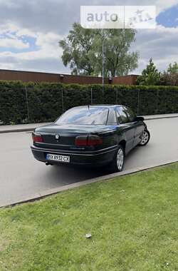 Седан Opel Omega 1995 в Киеве