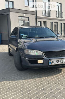 Седан Opel Omega 1995 в Ужгороде