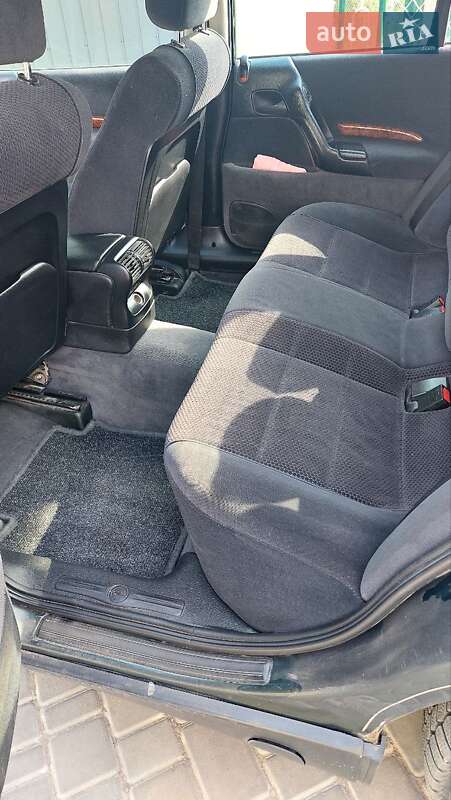 Седан Opel Omega 1998 в Бершаді