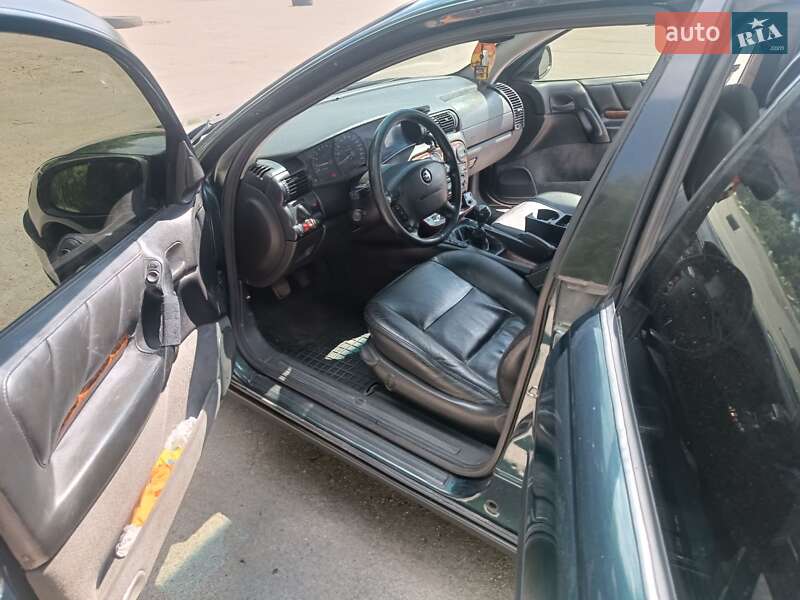 Седан Opel Omega 1998 в Павлограді