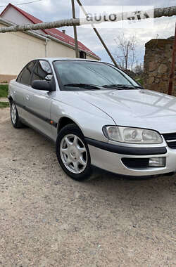 Седан Opel Omega 1998 в Южноукраинске