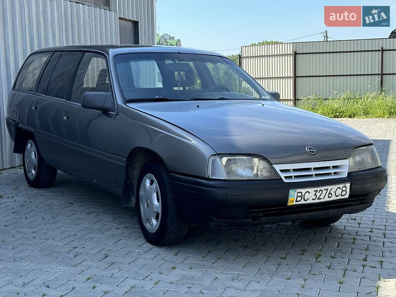 Универсал Opel Omega 1987 в Дрогобыче