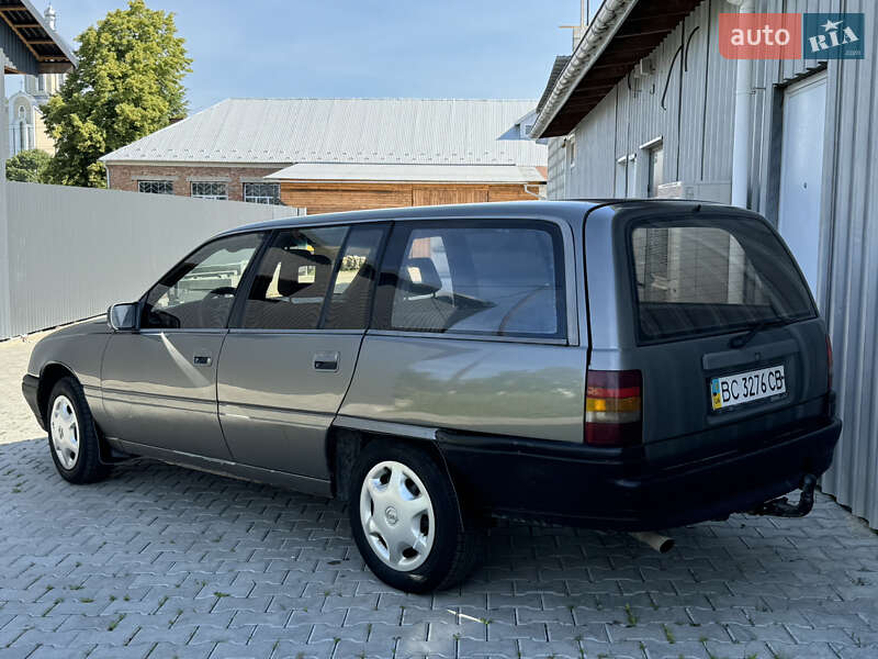 Универсал Opel Omega 1987 в Дрогобыче