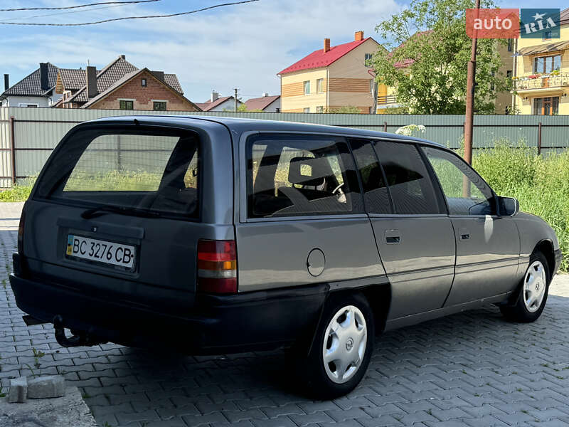 Универсал Opel Omega 1987 в Дрогобыче