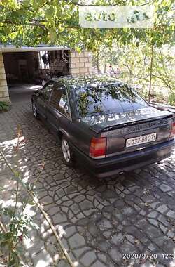 Седан Opel Omega 1989 в Вознесенске
