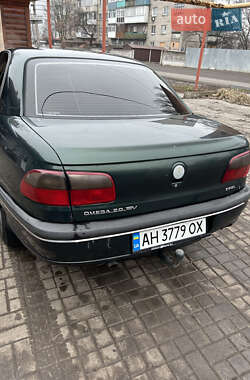 Седан Opel Omega 1994 в Каменском