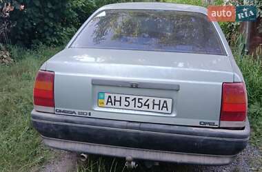 Седан Opel Omega 1987 в Калиновке