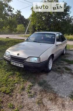 Седан Opel Omega 1987 в Володимир-Волинському