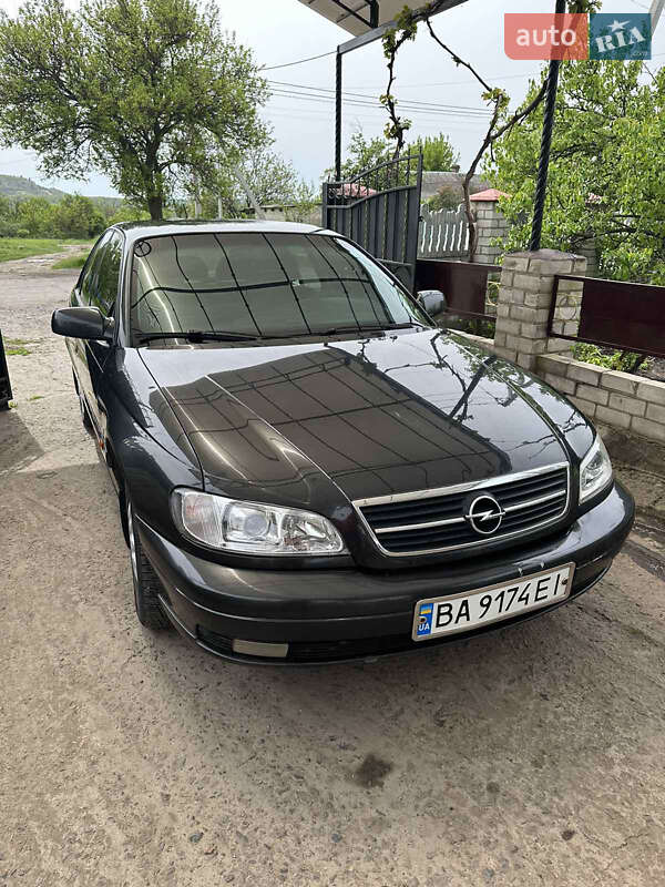 Opel Omega 2000