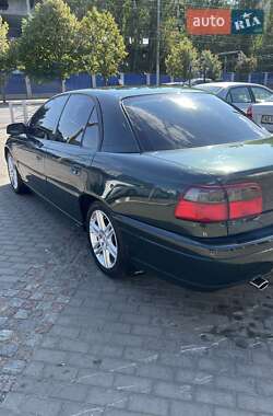 Седан Opel Omega 2000 в Кам'янському