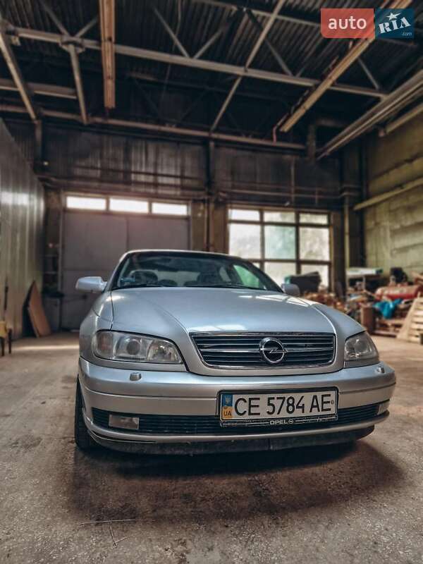 Седан Opel Omega 2000 в Чернівцях