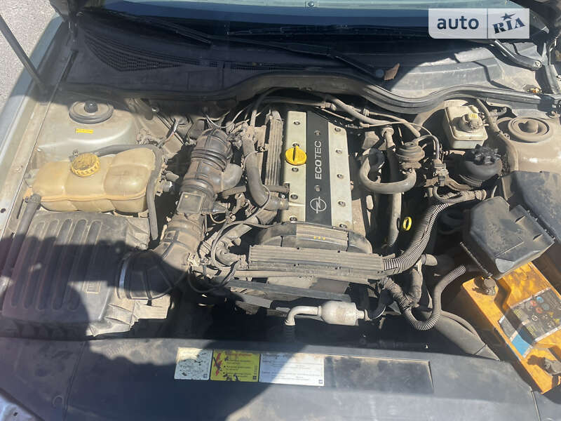 Седан Opel Omega 1999 в Киеве