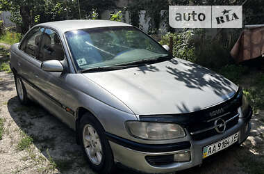 Седан Opel Omega 1995 в Киеве