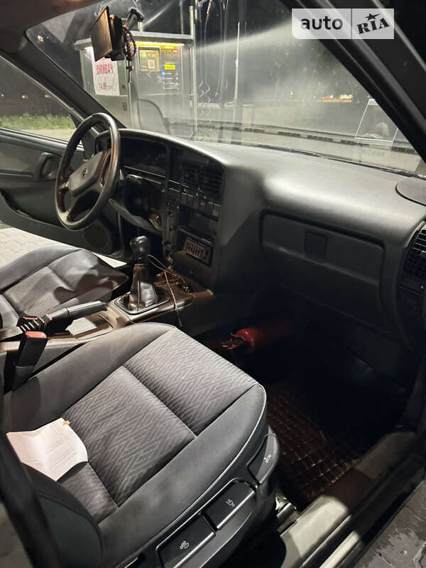 Седан Opel Omega 1988 в Львове