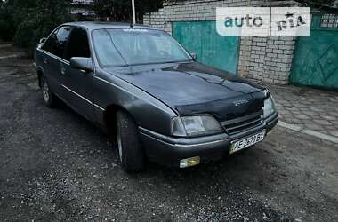 Седан Opel Omega 1988 в Херсоне