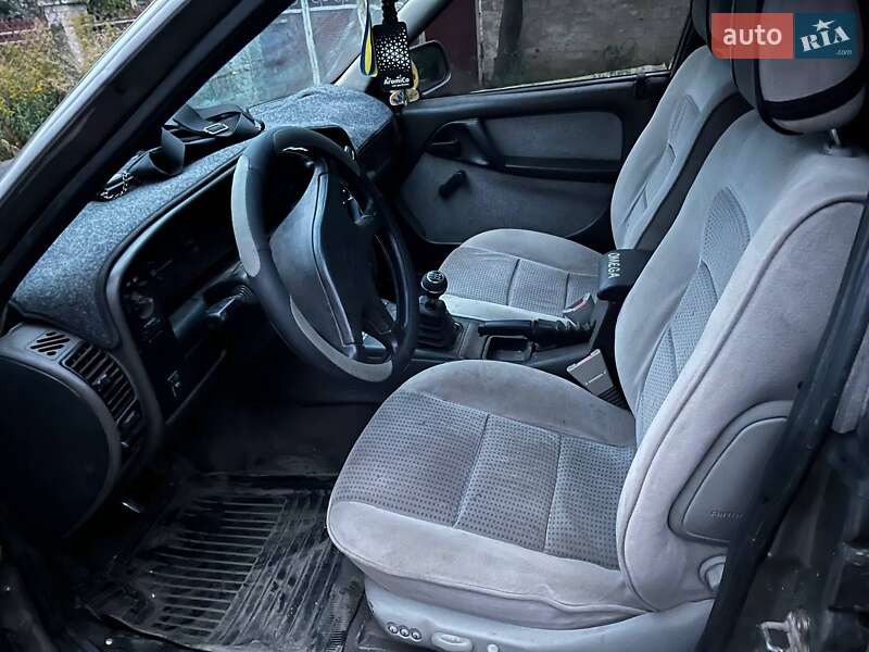 Седан Opel Omega 1988 в Херсоні