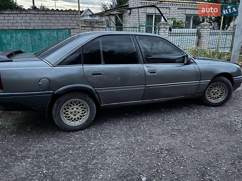 Седан Opel Omega 1988 в Херсоні