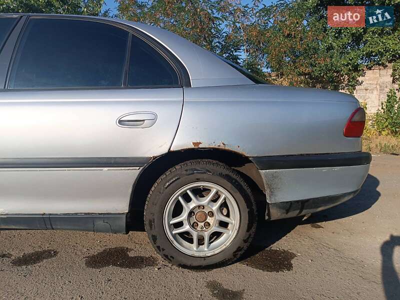 Седан Opel Omega 1998 в Кривому Розі