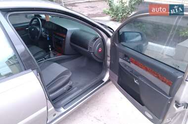 Седан Opel Omega 2002 в Березнеговатом