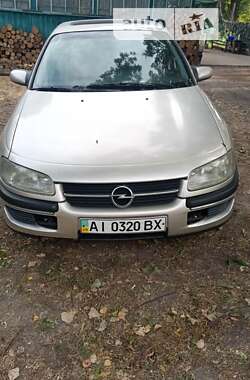 Седан Opel Omega 1995 в Коростене