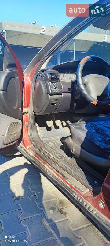 Седан Opel Omega 1995 в Хмельницком