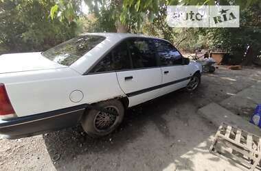 Седан Opel Omega 1988 в Чаплинці