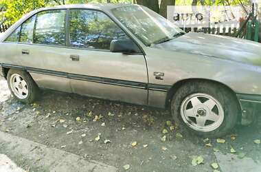 Седан Opel Omega 1990 в Вільнянську