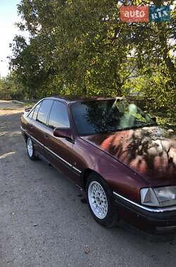 Седан Opel Omega 1992 в Новом Буге