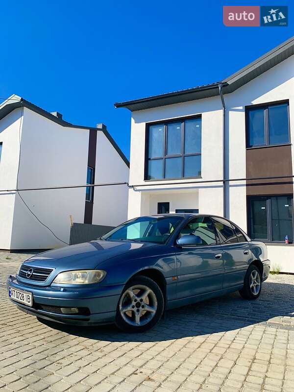 Opel Omega 2000