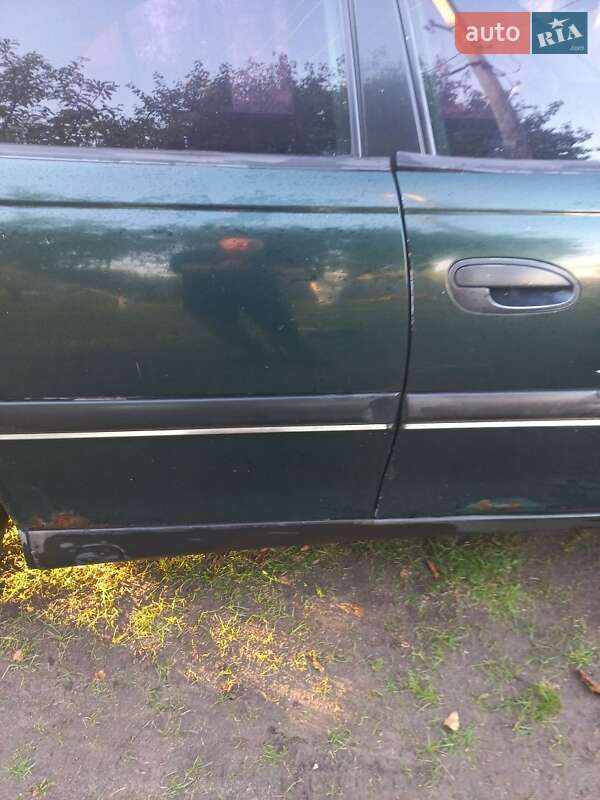 Седан Opel Omega 1995 в Запорожье