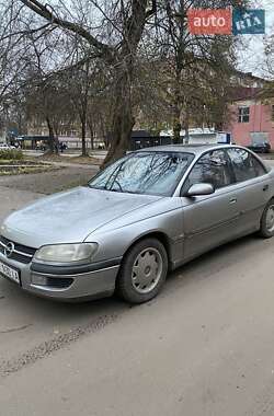 Седан Opel Omega 1995 в Сумах