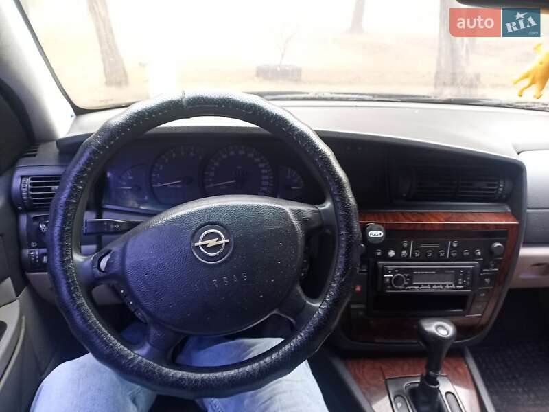 Седан Opel Omega 1997 в Сумах