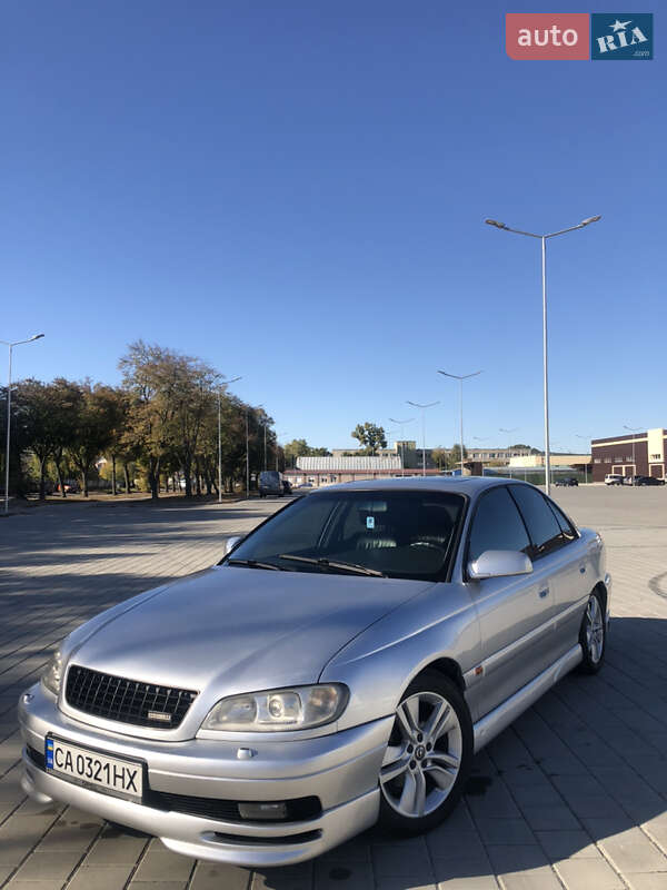 Седан Opel Omega 2000 в Черкассах