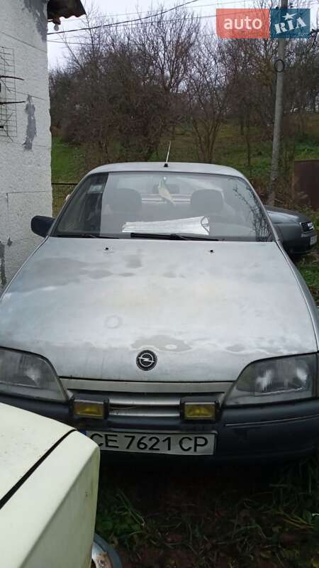 Седан Opel Omega 1989 в Черновцах