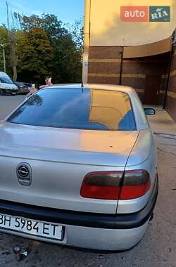 Седан Opel Omega 1998 в Южном