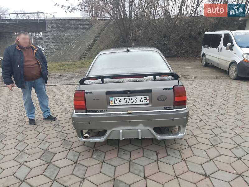 Седан Opel Omega 1992 в Кам'янець-Подільському