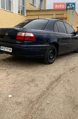 Седан Opel Omega 2001 в Малині