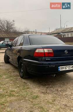 Седан Opel Omega 2001 в Малині