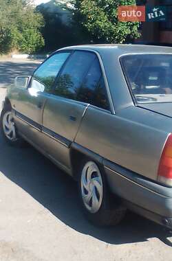 Седан Opel Omega 1988 в Тульчині