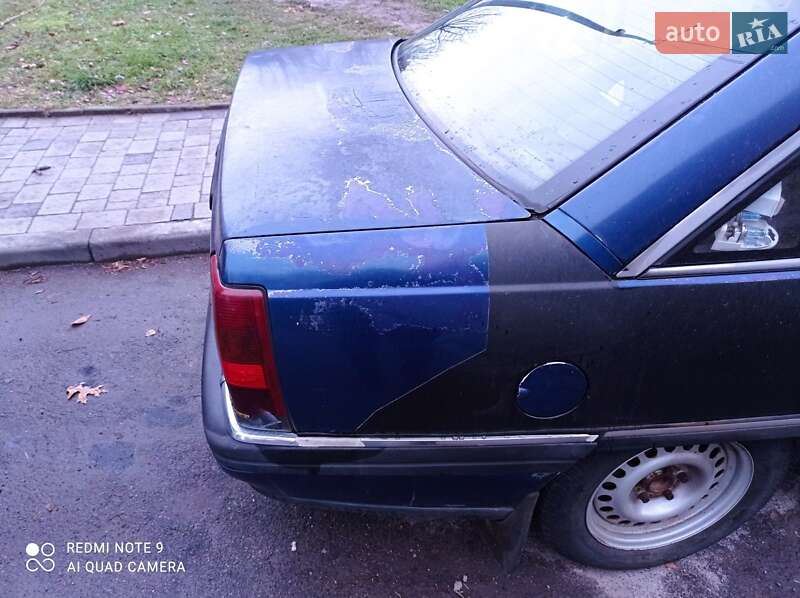 Седан Opel Omega 1992 в Львові