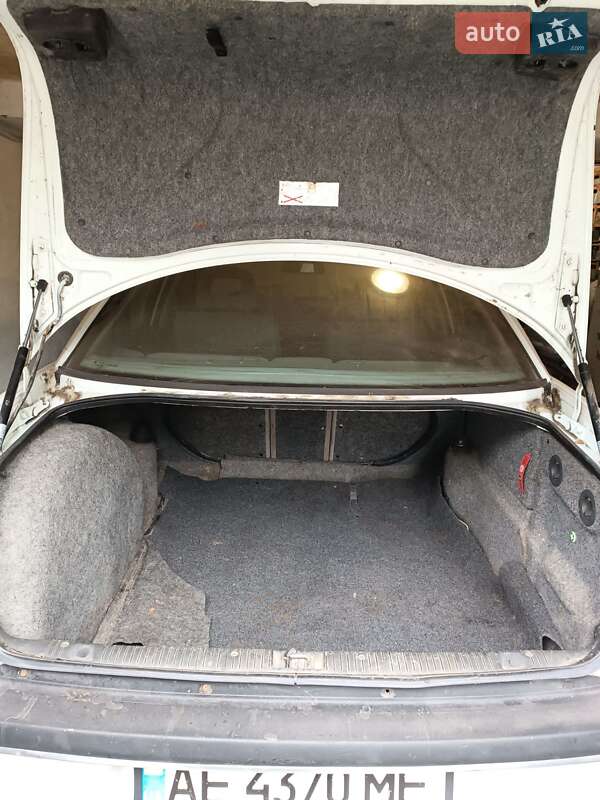 Седан Opel Omega 1995 в Новомосковске