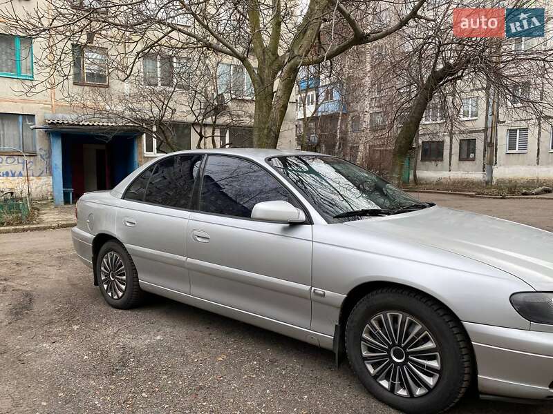 Седан Opel Omega 2002 в Доброполье