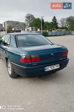 Седан Opel Omega 1998 в Пустомитах