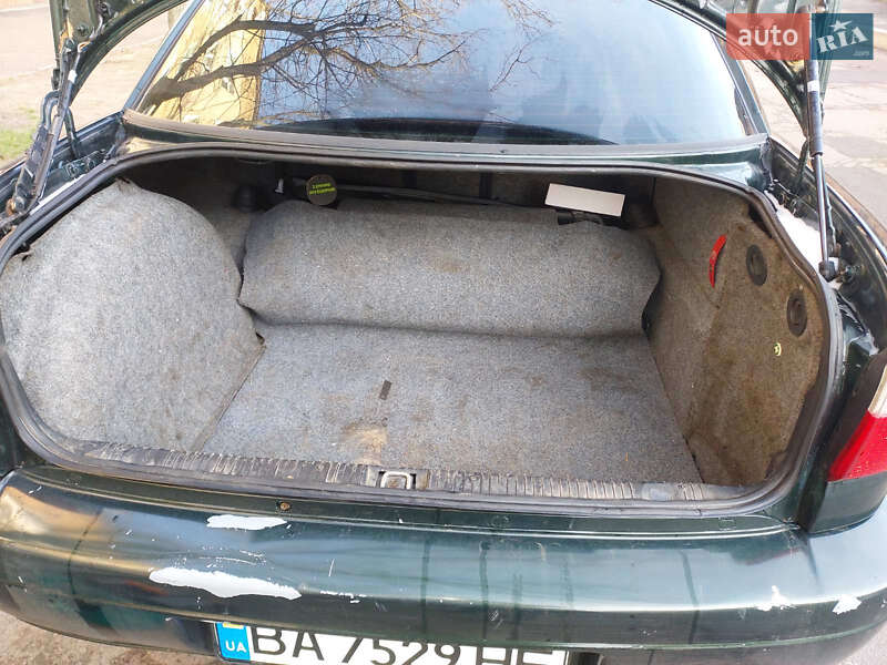 Седан Opel Omega 2002 в Александрие