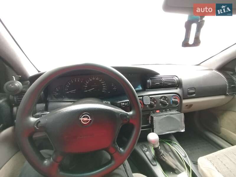 Седан Opel Omega 1996 в Черкассах
