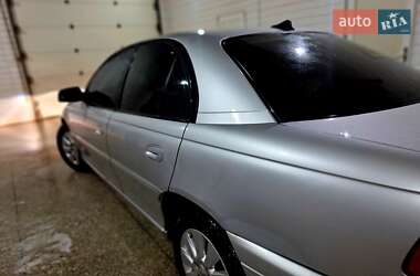 Седан Opel Omega 2002 в Чернівцях