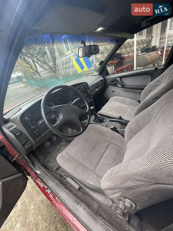 Седан Opel Omega 1988 в Березному