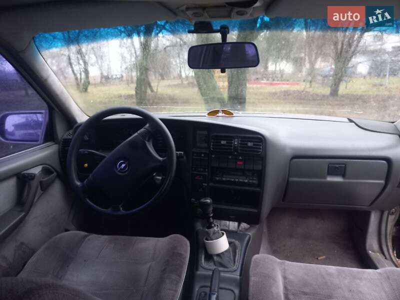 Седан Opel Omega 1993 в Гребінках
