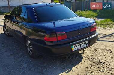 Седан Opel Omega 1998 в Днепре