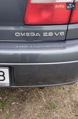 Седан Opel Omega 2001 в Зачепиловке